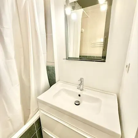 Deux Centre Proche Tram Apartment *