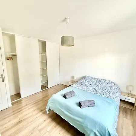 Deux Centre Proche Tram *