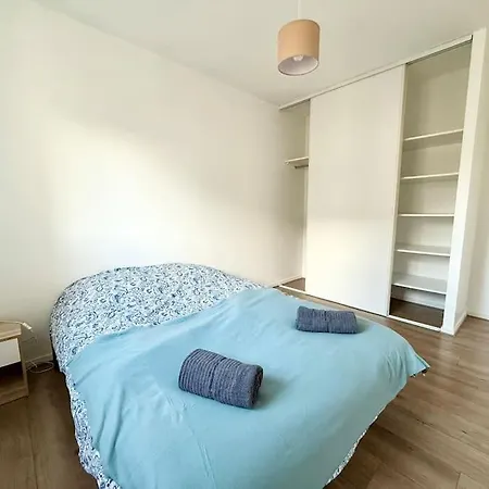 Deux Centre Proche Tram *