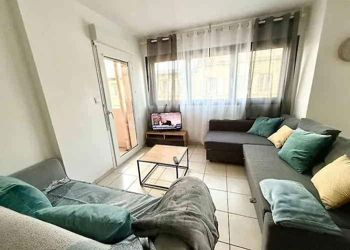 Deux Centre Proche Tram *