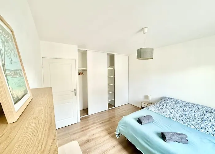 Deux Centre Proche Tram *