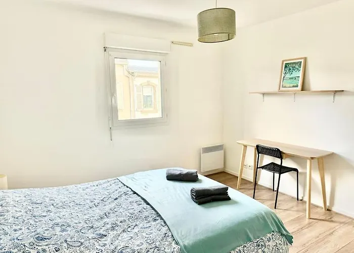 Deux Centre Proche Tram Brest