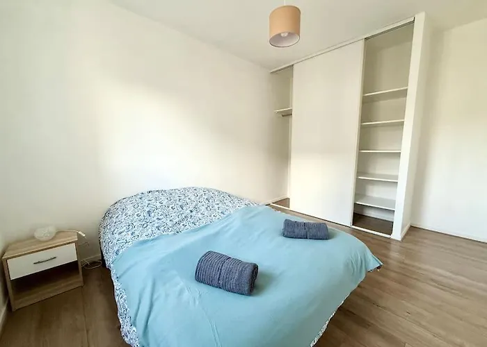 Deux Centre Proche Tram *