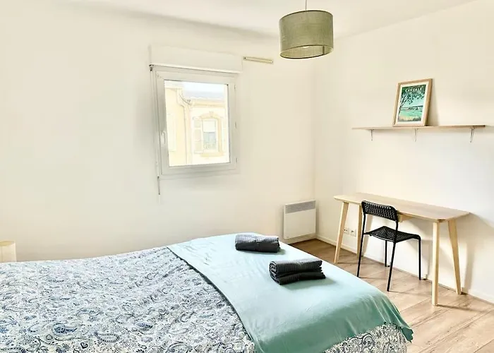 Deux Centre Proche Tram Brest